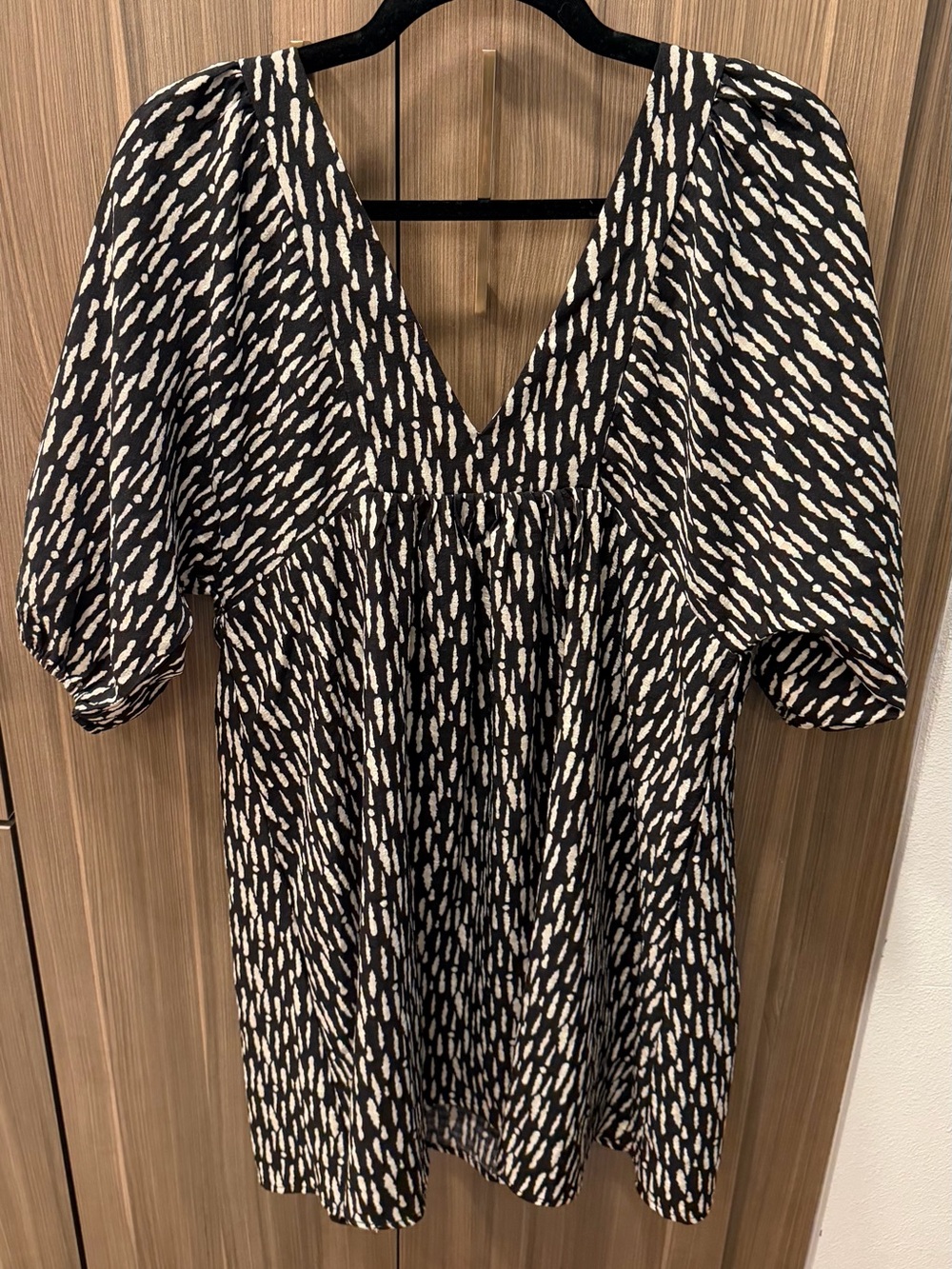 Black and Cream V-Neck Puff Sleeve Women's dress